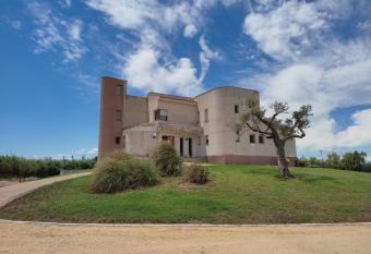 Villa de l Ebre has Balcony rooms