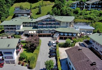 Alpenhotel Fischer - Adults Only has Balcony rooms