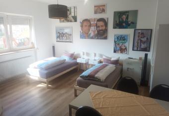 SchwanenStudio has Balcony rooms