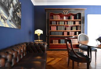 Les Destin  es allows 18 year olds to book a room