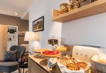 La Pao Bed and Breakfast has Balcony rooms