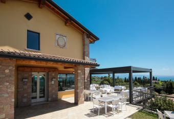 H2O ROOMS allows 18 year olds to book a room