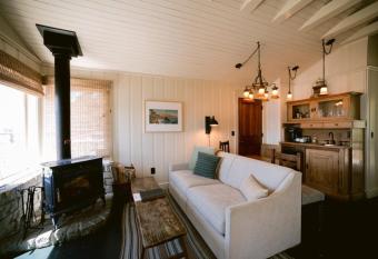 Nick's Cove has Balcony rooms