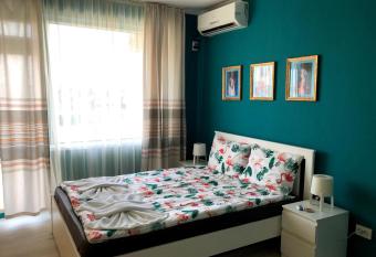              S allows 18 year olds to book a room