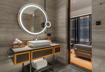 Canopy by Hilton Xi an Qujiang has Balcony rooms