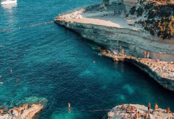 Mon-Chery has Balcony rooms