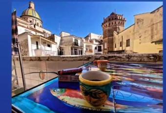 Cala Di Luna House has Balcony rooms