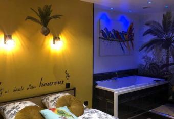Appartement cosy avec baignoire baln  o allows 18 year olds to book a room