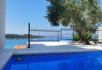 Villa Gloria has Balcony rooms