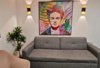 Sunshine Suites by the Sea Eilat 3 min walk to the beach allows 18 year olds to book a room