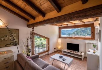 Mansarda con vista lago has Balcony rooms