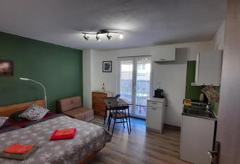 BIKE apartments 1 has Balcony rooms