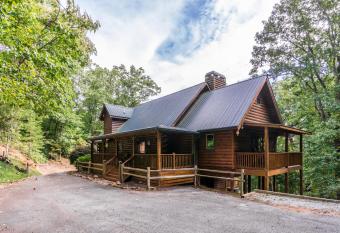 Poppy's Great Escape - 4 Bed 4 Bath - Hot Tub has Balcony rooms