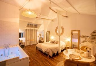 Love Room Boh  me Les Petits Plaisirs allows 18 year olds to book a room