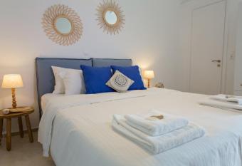 Bay View Villas has Balcony rooms