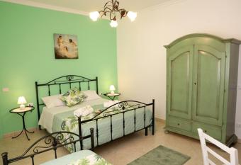 Marsala d aMare has Balcony rooms