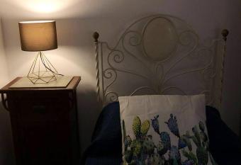 Casa negli Iblei allows 18 year olds to book a room