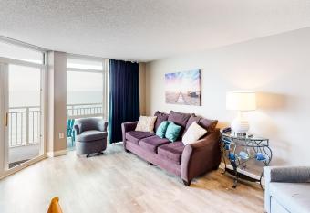 Bay Watch 1712 has Balcony rooms