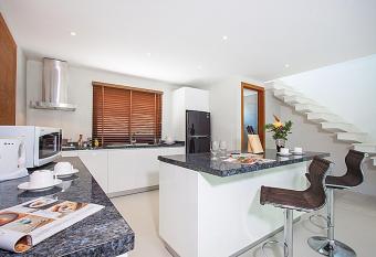 4 Bedroom Villa with 2 Private Pools SDV005 SDV006 has Balcony rooms