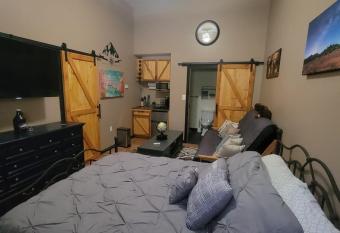 The Colburn Schoolhouse - Geography suite has Balcony rooms