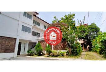 OYO 799 Ddd Habitat Iloilo allows 18 year olds to book a room