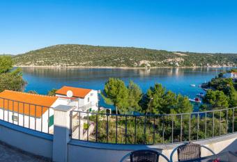 Vera has Balcony rooms