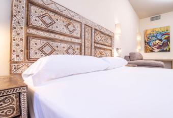 Tarifa Suites by QHotels allows 18 year olds to book a room