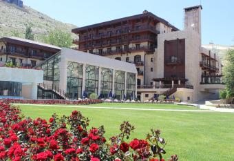 InterContinental Mzaar Lebanon Mountain Resort & Spa, an IHG Hotel allows 18 year olds to book a room