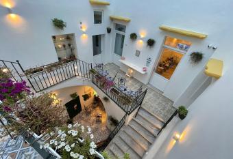 Donna Grazia Relais has Balcony rooms