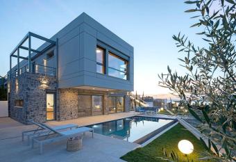 Villa Theologos has Balcony rooms