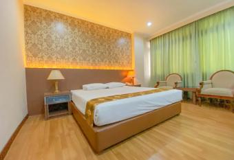 Riyadi Palace Hotel Surakarta RedPartner allows 18 year olds to book a room