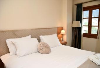 NUCA GUESTHOUSE has Balcony rooms