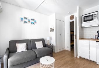 Sweet studio with AC close to the beach - Dodo et Tartine has Balcony rooms
