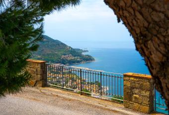 Castellabate Apartments Casa Lavinia has Balcony rooms