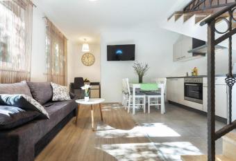 Funtana-Olive Garden has Balcony rooms