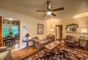 Das Mueller Haus allows 18 year olds to book a room