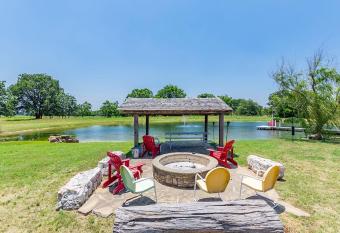 Fischer Farmhouse allows 18 year olds to book a room