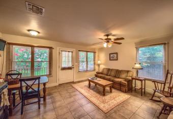 Annettes Cottage A allows 18 year olds to book a room