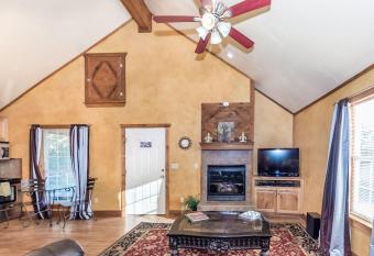 Appian Way Provence Cottage allows 18 year olds to book a room