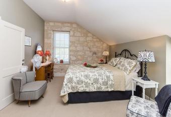 Jolly's Haus allows 18 year olds to book a room