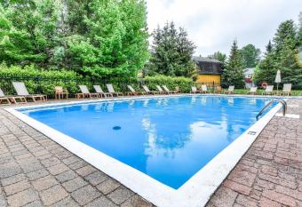 Townhouse on the Golf with Pool Access - Borealis 216 has Balcony rooms