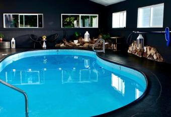 Sierra Blue Hotel & Swim Club has Balcony rooms