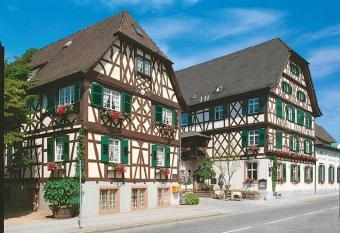 Obere Linde has Balcony rooms