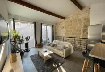 Maison Poissonnerie allows 18 year olds to book a room