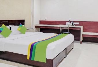 Treebo Trend Elite City Upper Bazar allows 18 year olds to book a room