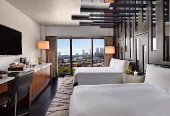 Sixty Beverly Hills has Balcony rooms