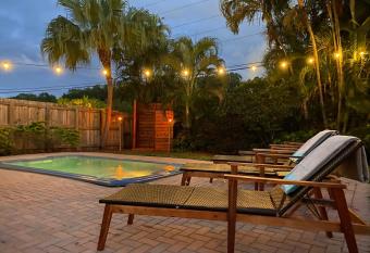 Near Downtown And Beach Luxury House & Heated Pool has Balcony rooms