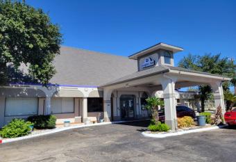 Knights Inn San Antonio near AT&T Center allows 18 year olds to book a room