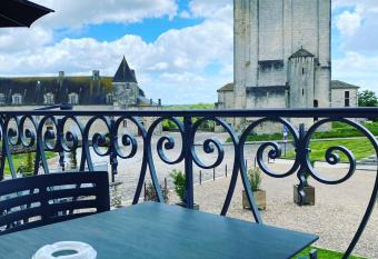 CHAMBRE BALCON has Balcony rooms