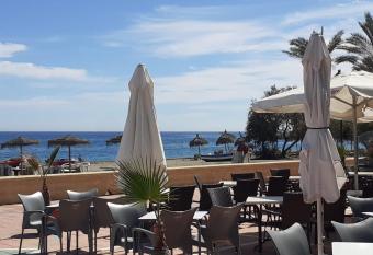 Centro Playa de Sabinillas Manilva has Balcony rooms